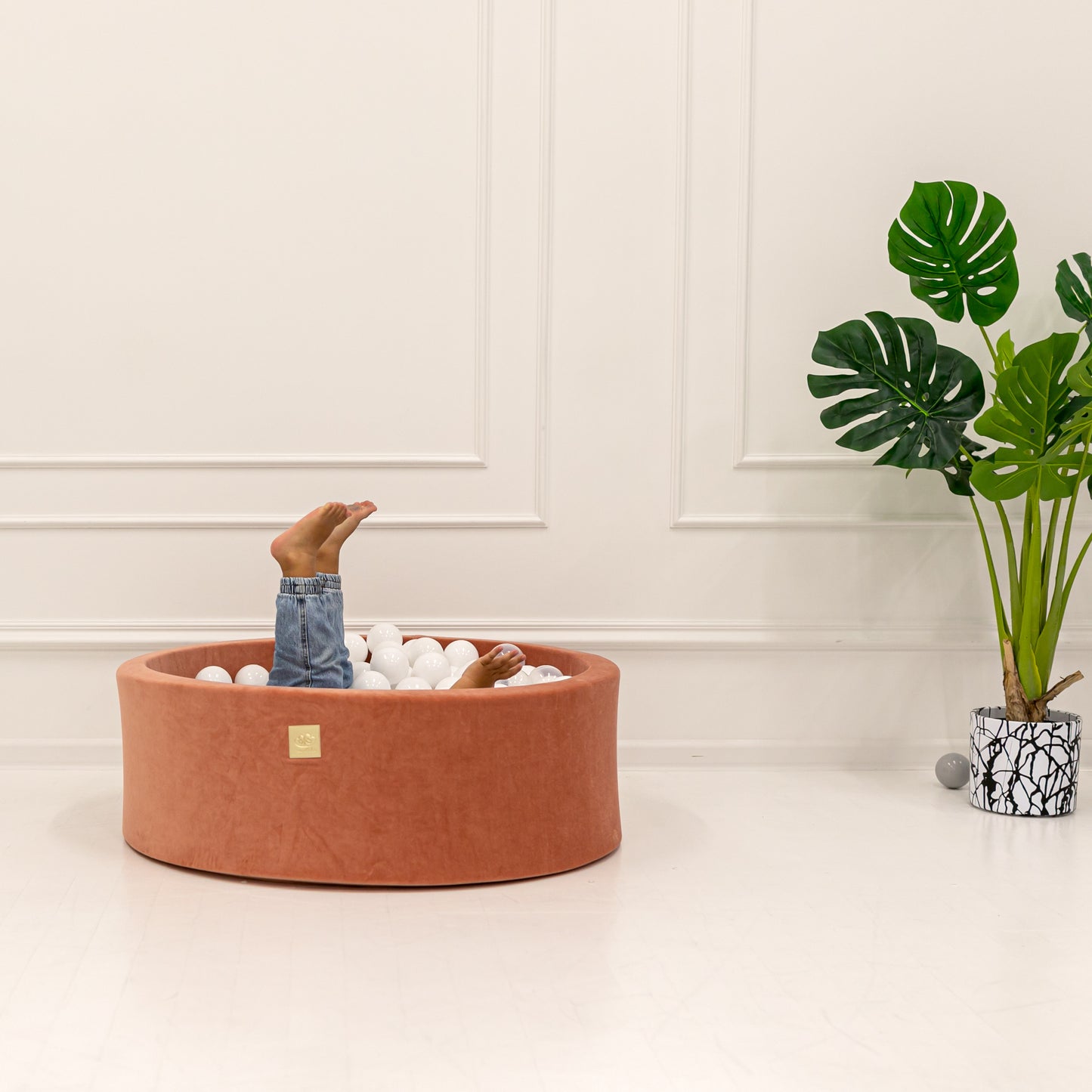 Velvet Round Ball Pit, Orange